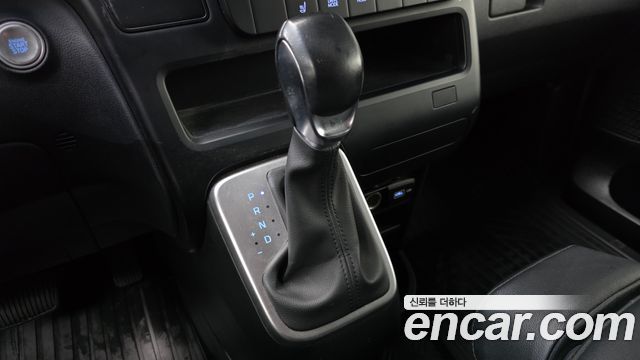 Hyundai Staria 4WD Tourer 11-Seater Modern 2022 — фото 9