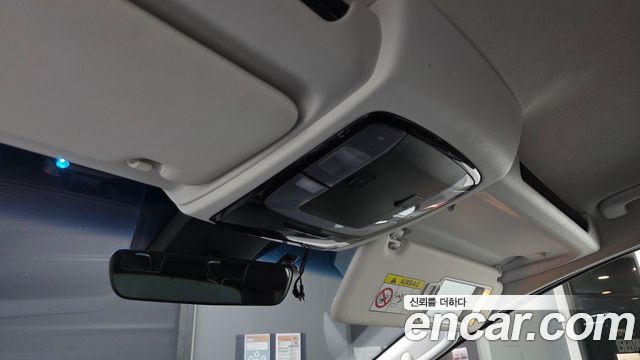 Hyundai Staria 4WD Tourer 11-Seater Modern 2022 — фото 19
