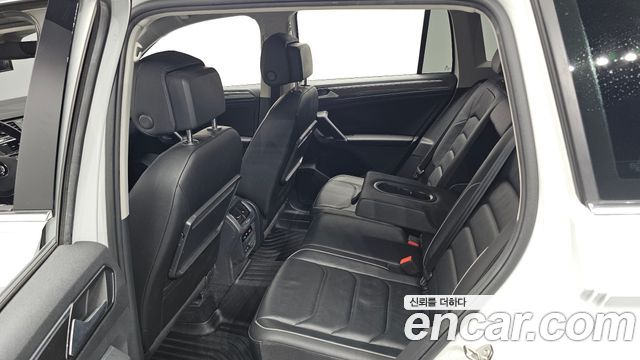 Volkswagen Tiguan (II) 2.0 TDI Premium 2018 — фото 12
