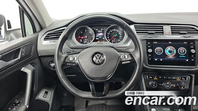 Volkswagen Tiguan (II) 2.0 TDI Premium 2018 — фото 14