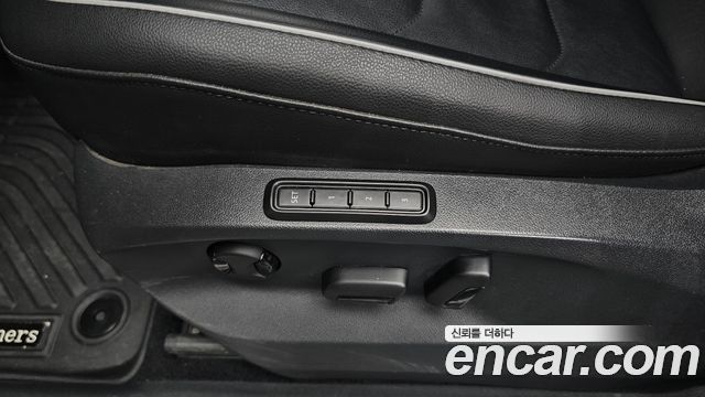 Volkswagen Tiguan (II) 2.0 TDI Premium 2018 — фото 19