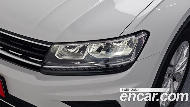Volkswagen Tiguan (II) 2.0 TDI Premium 2018 — фото 22