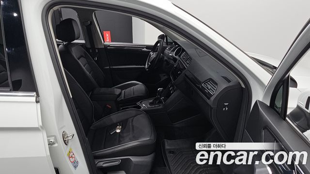 Volkswagen Tiguan (II) 2.0 TDI Premium 2018 — фото 26