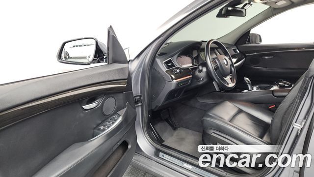 BMW 5 Series GT (F07) GT xDrive 2016 — фото 10