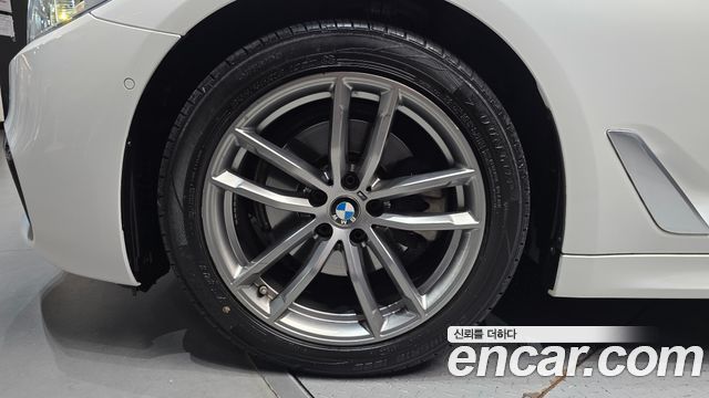 BMW 5 Series (G30) 520d xDrive M Sport Package 2018 — фото 5