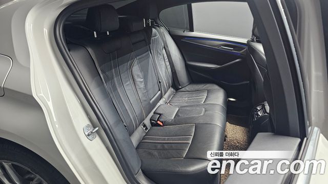 BMW 5 Series (G30) 520d xDrive M Sport Package 2018 — фото 11