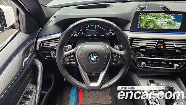BMW 5 Series (G30) 520d xDrive M Sport Package 2018 — фото 13