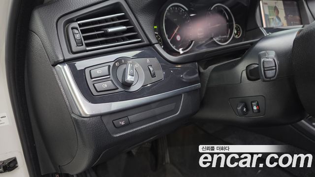 BMW 5 Series (F10) 520d M Aero Dynamic 2016 — фото 33