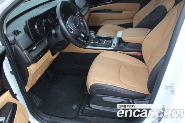 Kia Carnival (IV) Gasoline 11-Seater Prestige 2023 — фото 9