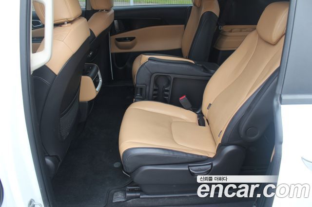 Kia Carnival (IV) Gasoline 11-Seater Prestige 2023 — фото 10