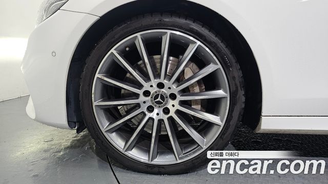 Mercedes-Benz E-Class (W213) E350 4MATIC AMG Line 2020 — фото 5