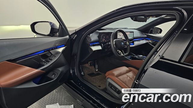 BMW 5 Series (G60) 530e M Sport 2025 — фото 10