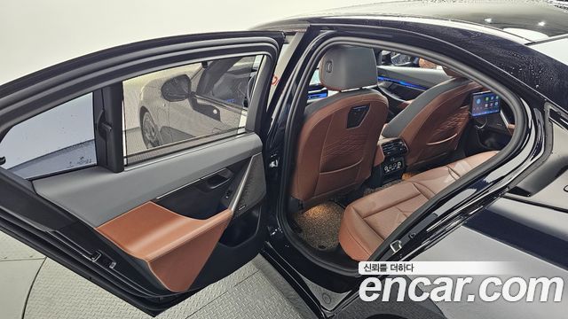 BMW 5 Series (G60) 530e M Sport 2025 — фото 19