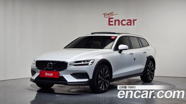 Volvo V60 Cross Country (II) B5 Ultimate AWD