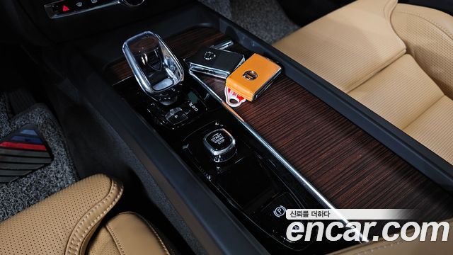Volvo V60 Cross Country (II) B5 Ultimate AWD 2024 — фото 9