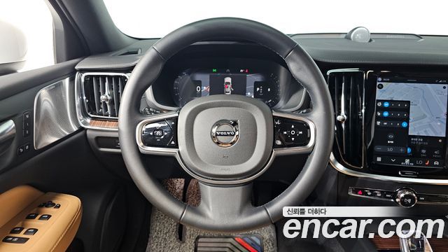 Volvo V60 Cross Country (II) B5 Ultimate AWD 2024 — фото 17