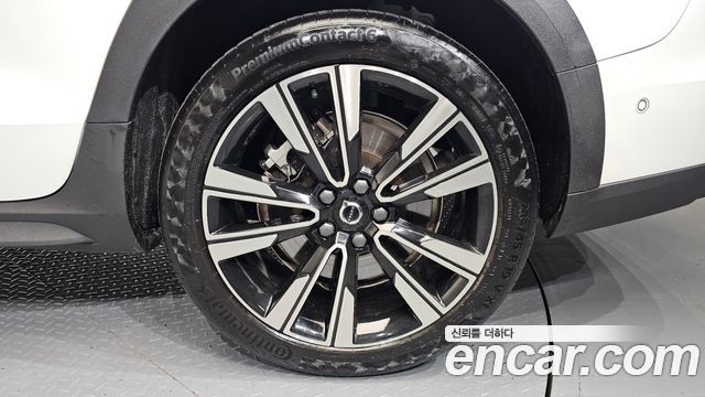 Volvo V60 Cross Country (II) B5 Ultimate AWD 2024 — фото 27