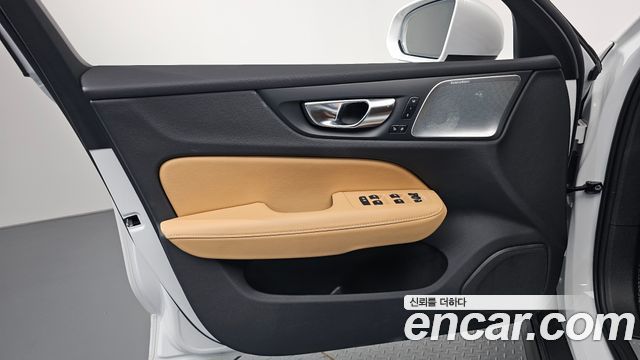 Volvo V60 Cross Country (II) B5 Ultimate AWD 2024 — фото 30