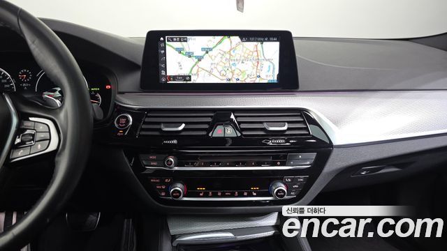 BMW 5 Series (G30) 520d M Sport package 2017 — фото 14