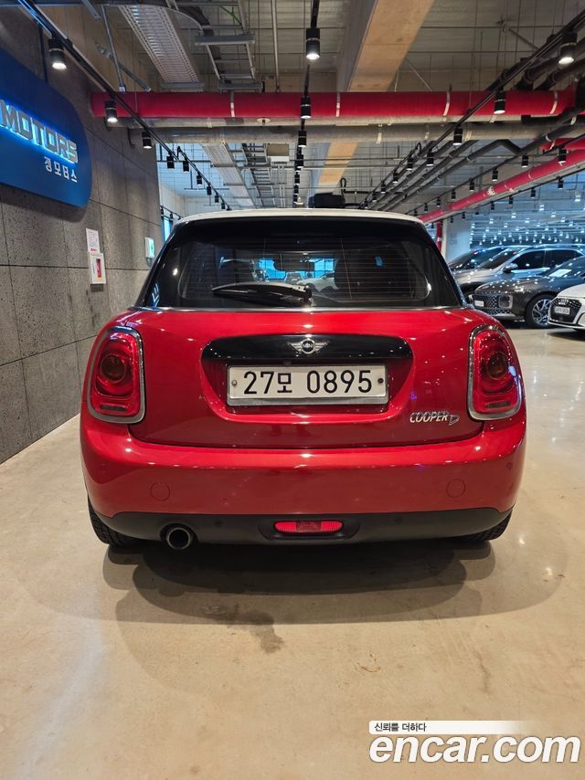 MINI Cooper D 5Door Mid 3rd 2016 — фото 4