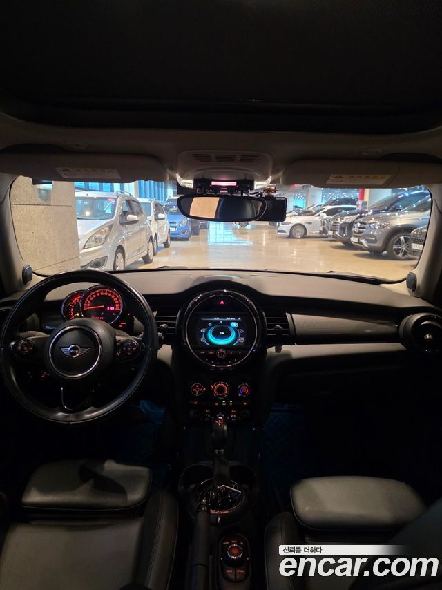 MINI Cooper D 5Door Mid 3rd 2016 — фото 9