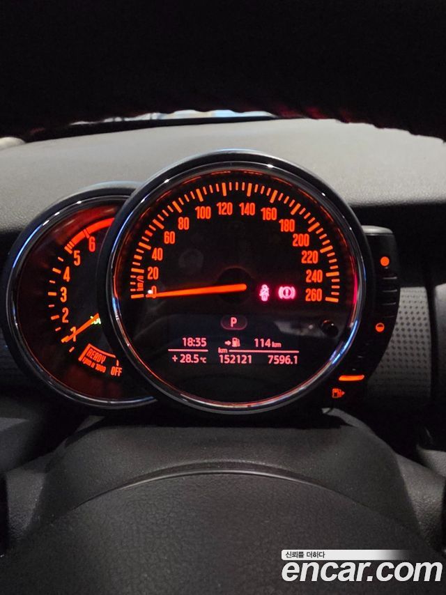 MINI Cooper D 5Door Mid 3rd 2016 — фото 10