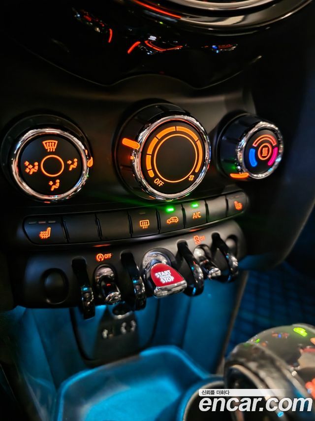 MINI Cooper D 5Door Mid 3rd 2016 — фото 17