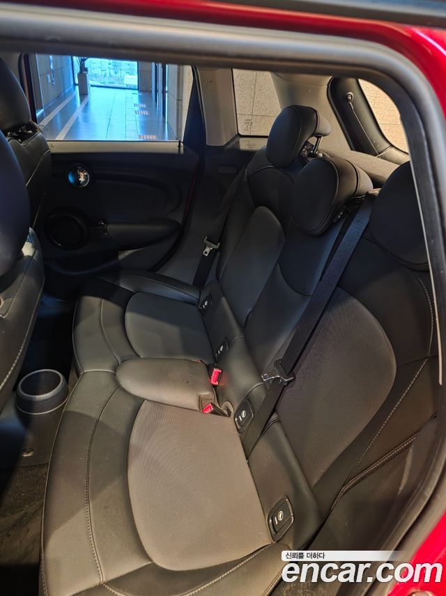 MINI Cooper D 5Door Mid 3rd 2016 — фото 21