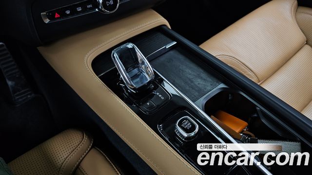 Volvo XC90 (II) T8 Ultimate Bright Hybrid 2022 — фото 9