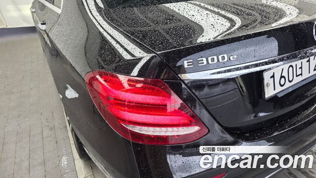 Mercedes-Benz E-Class (W213) E300e Exclusive 2019 — фото 23