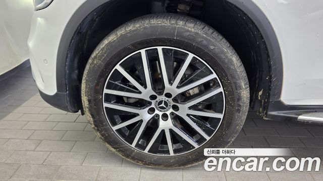 Mercedes-Benz GLC-Class (X253) GLC300e 4MATIC 2021 — фото 5