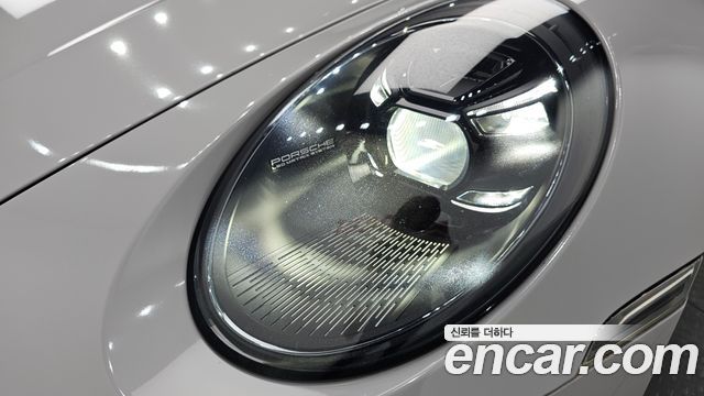Porsche 911 (992) Carrera 4 Cabriolet 2020 — фото 28