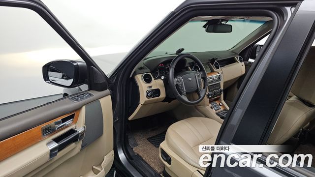Land Rover Discovery 4 3.0 SDV6 SE 2015 — фото 11