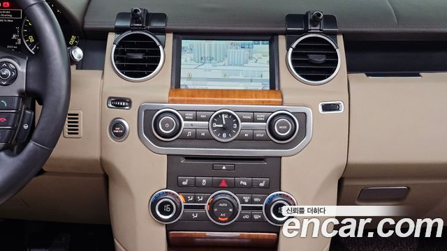 Land Rover Discovery 4 3.0 SDV6 SE 2015 — фото 14