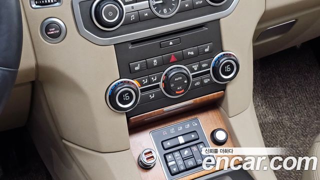 Land Rover Discovery 4 3.0 SDV6 SE 2015 — фото 19