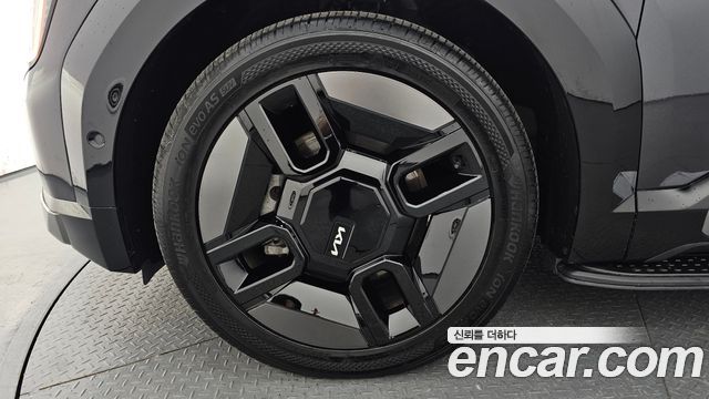 Kia EV9 Long Range 4WD GT Line 2024 — фото 5