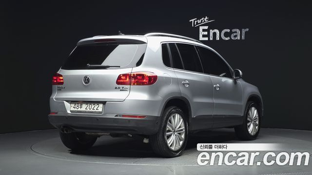 Volkswagen Tiguan 2.0 TDI  Premium 5N 2013 — фото 2