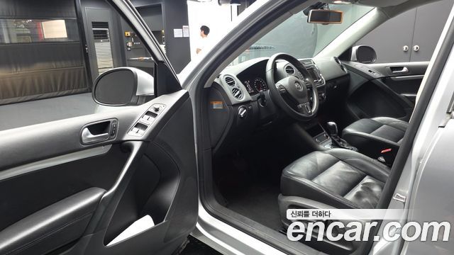 Volkswagen Tiguan 2.0 TDI  Premium 5N 2013 — фото 10