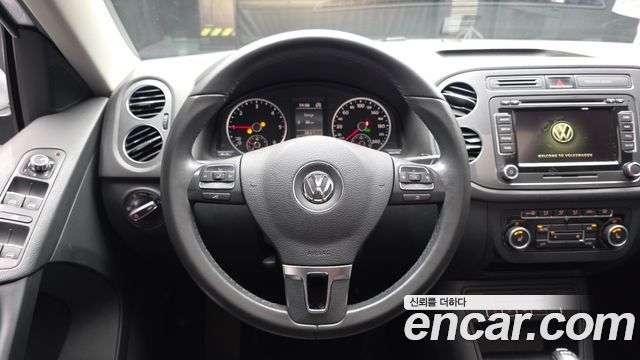Volkswagen Tiguan 2.0 TDI  Premium 5N 2013 — фото 13