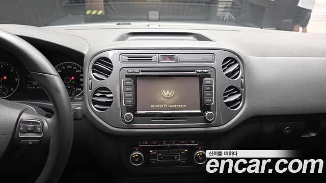 Volkswagen Tiguan 2.0 TDI  Premium 5N 2013 — фото 14
