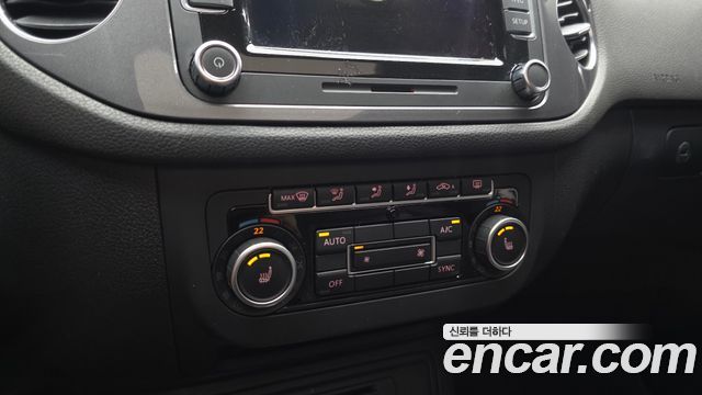 Volkswagen Tiguan 2.0 TDI  Premium 5N 2013 — фото 19