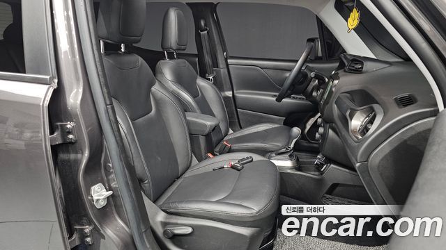 Jeep Renegade 2.4 Limited 2021 — фото 11