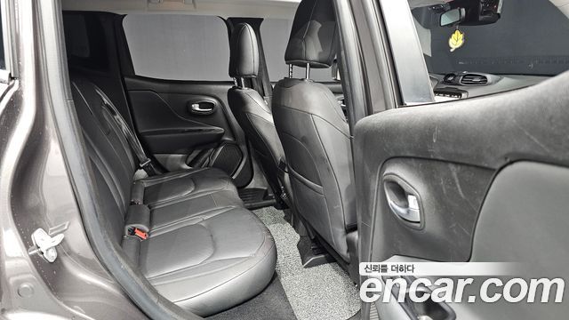 Jeep Renegade 2.4 Limited 2021 — фото 12