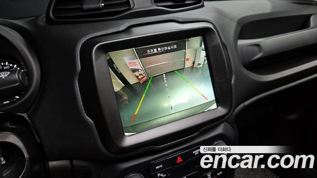 Jeep Renegade 2.4 Limited 2021 — фото 15