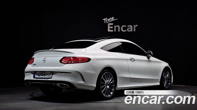 Mercedes-Benz C-Class (W205) C200 Coupe 2023 — фото 2