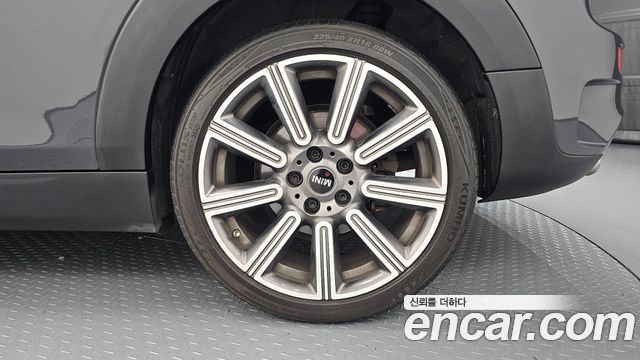 MINI Cooper SD Clubman Standard 2nd 2020 — фото 27