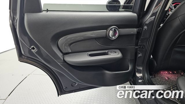 MINI Cooper SD Clubman Standard 2nd 2020 — фото 31
