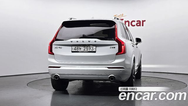 Volvo XC90 (II) D5 Momentum 2019 — фото 4