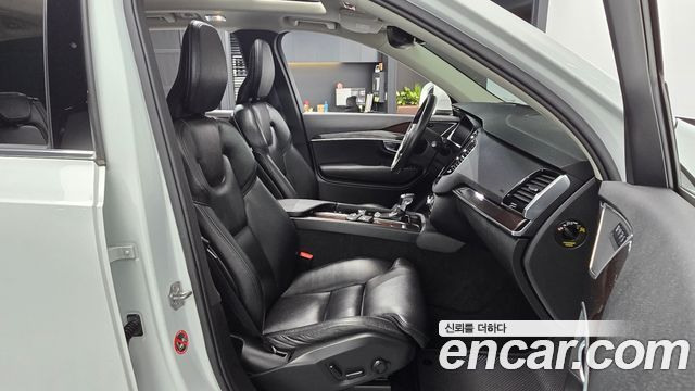 Volvo XC90 (II) D5 Momentum 2019 — фото 11