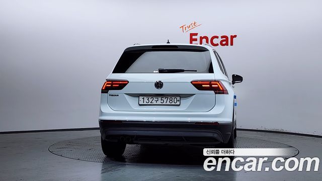 Volkswagen Tiguan (II) 2.0 TDI Premium 2020 — фото 4